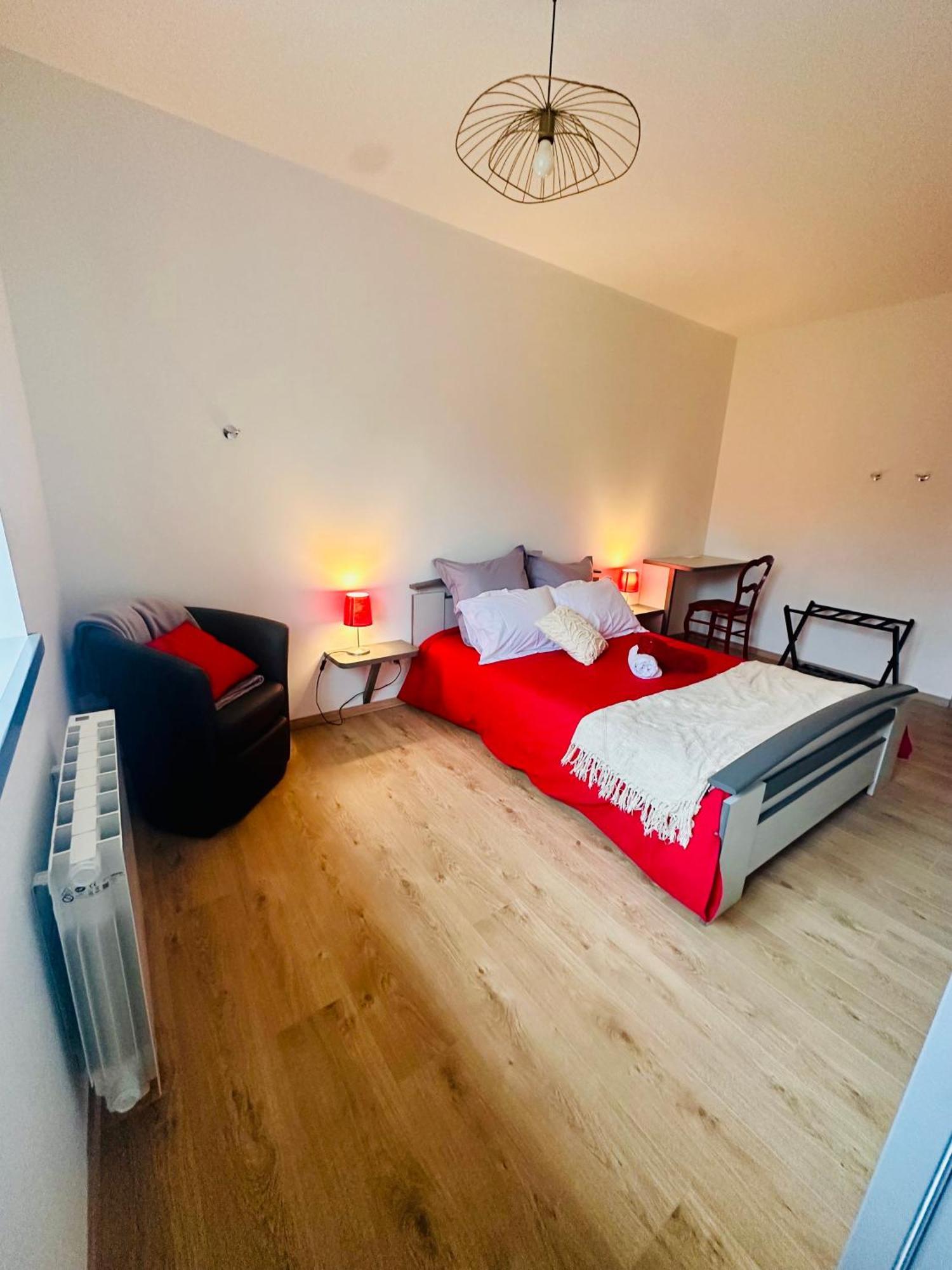Chambres D'Hotes Les Vernayes Amplepuis Esterno foto